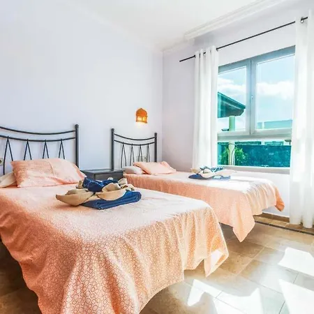 In Playa Blanca Sleeps 6 With Pool Air Con And Wifi